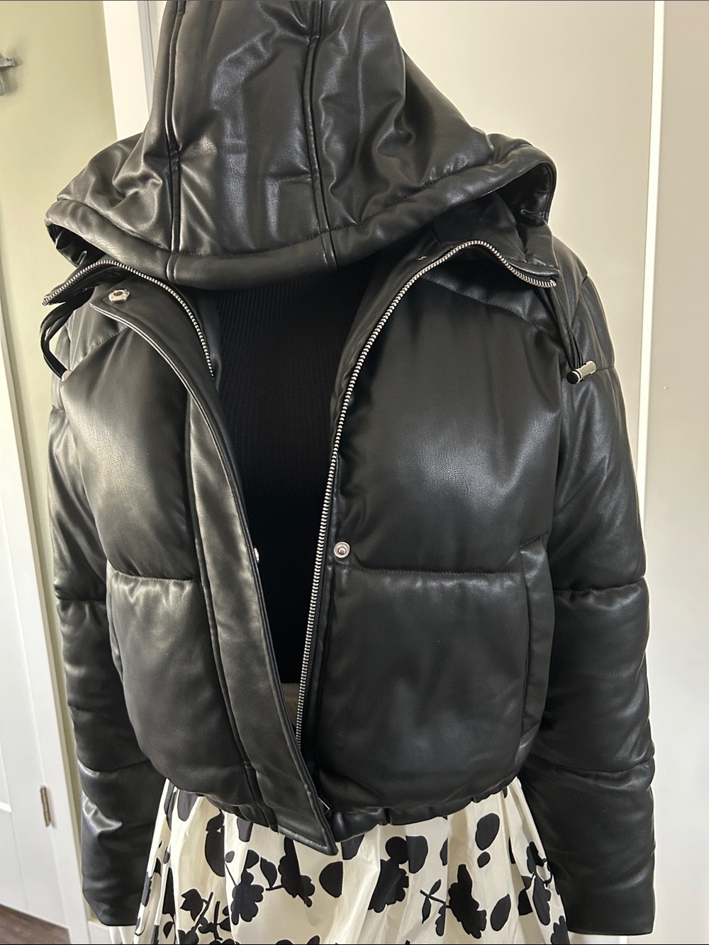 Moncler Apres Ski Ensemble 4 pieces 🖤🖤 - Picture 4 of 16